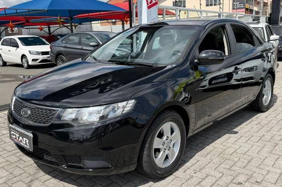 KIA CERATO 1.6 E.213 SEDAN 16V GASOLINA 4P MANUAL